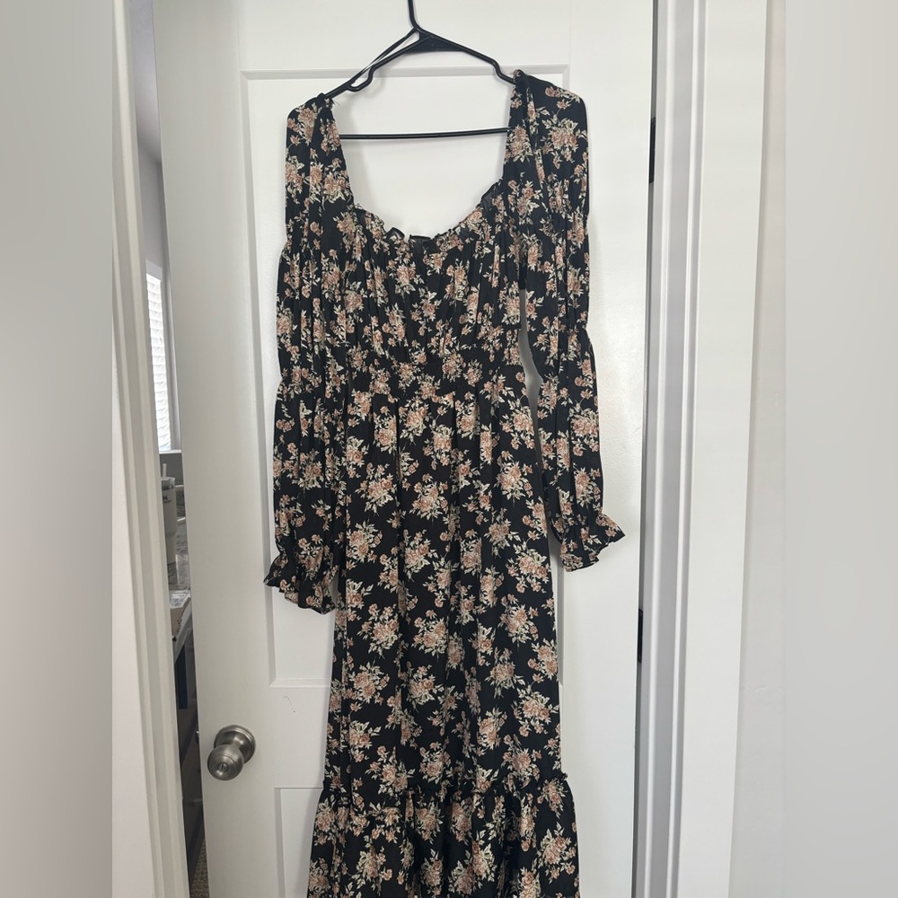 ASTR Floral Cinched Long Sleeve Midi Peasant Dress Black Size Small